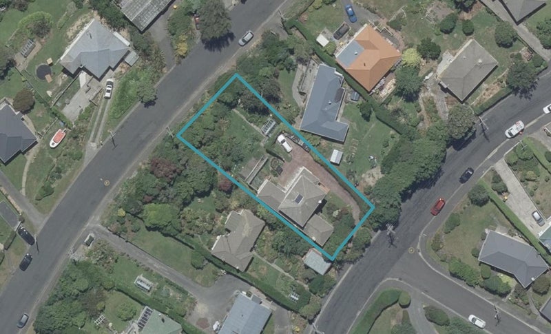 33 Campbells Road, Pine Hill, Dunedin - Carousel 1