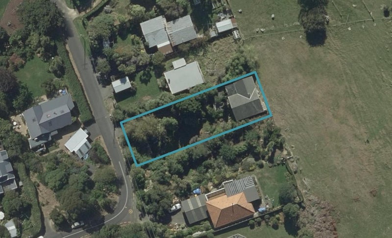 13 Roebuck Rise, Broad Bay, Dunedin - Carousel 1