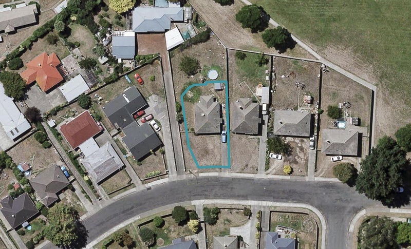 1112B Cunningham Crescent, Mayfair, Hastings - Carousel 1