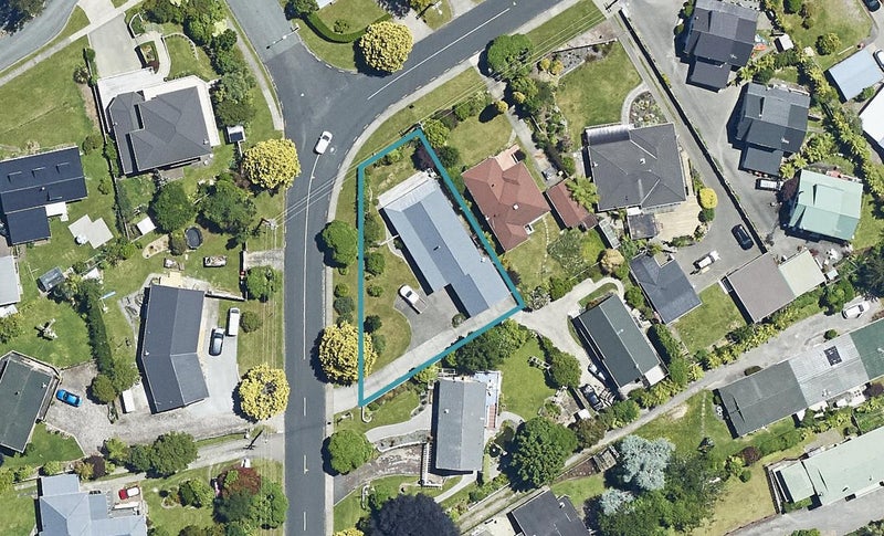 80 Grand Vue Road, Kawaha Point, Rotorua - Carousel 1