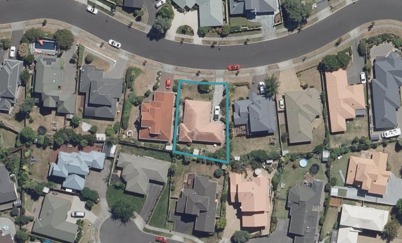 38 Keswick Crescent, Huntington, Hamilton - Carousel 1