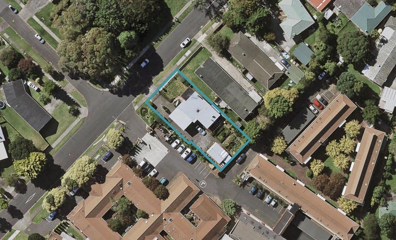 10 Edgewater Drive, Pakuranga, Auckland - Carousel 1