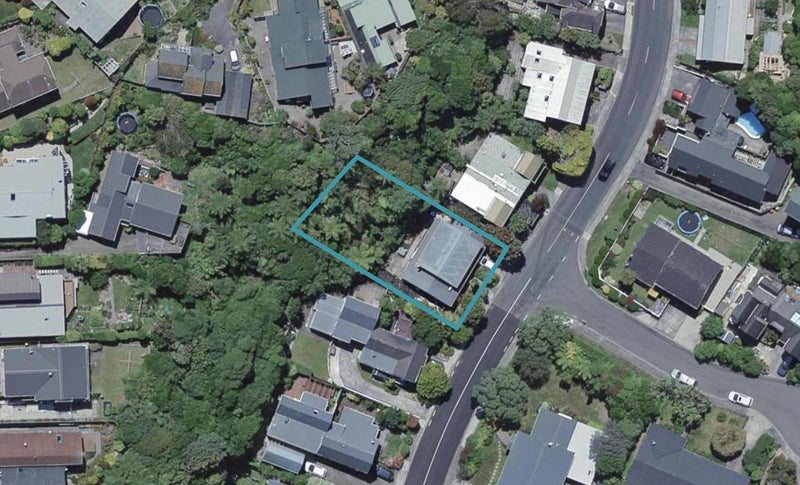 37 Amapur Drive, Khandallah, Wellington - Carousel 1