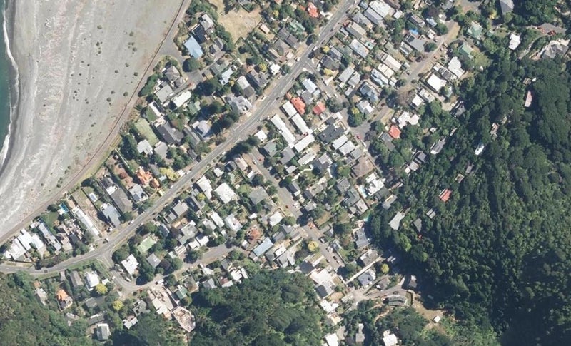 13 Nikau Street, Eastbourne, Lower Hutt - Carousel 1