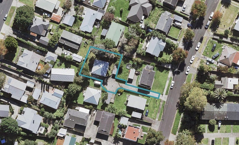 8A Pine Street, New Lynn, Auckland - Carousel 1