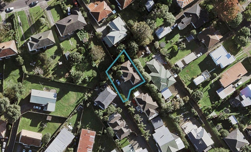 81C Owairaka Avenue, Mount Albert, Auckland - Carousel 1