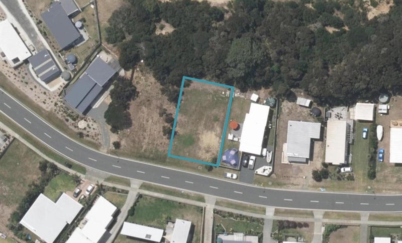 15 Seabreeze Road, Mangawhai Heads, Mangawhai - Carousel 1