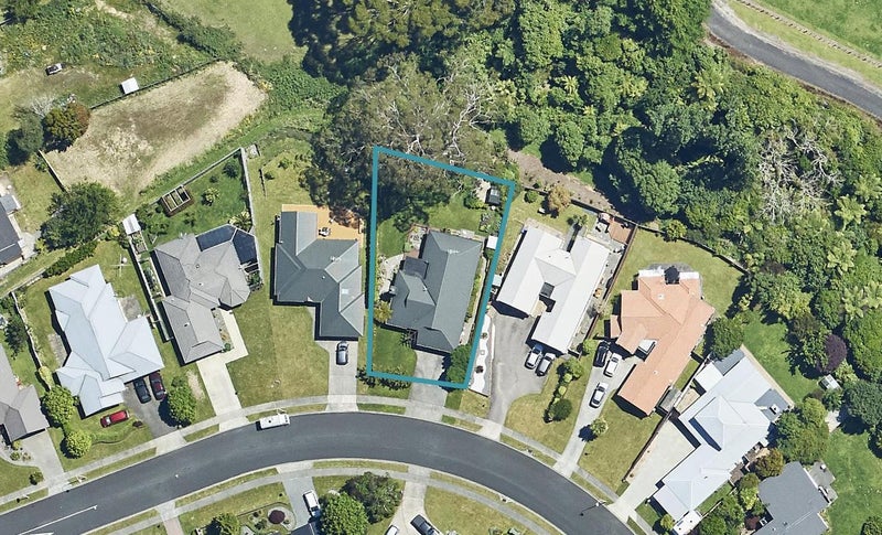 10 Caulfield Place, Pukehangi, Rotorua - Carousel 1