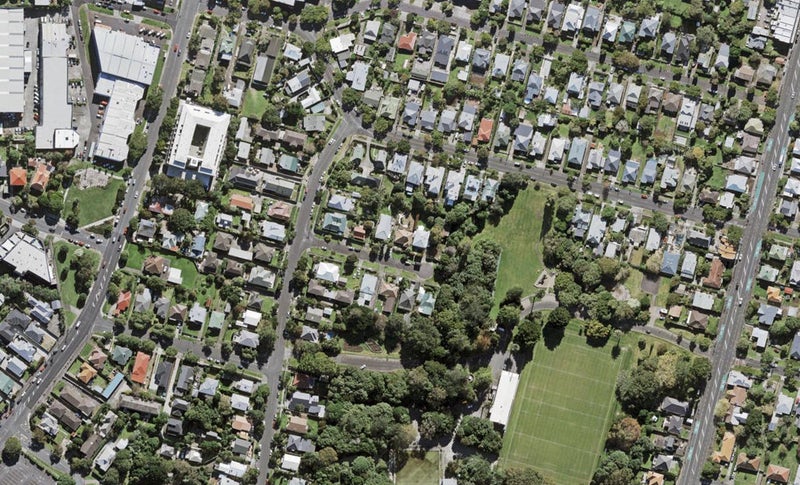 4 Thanet Avenue, Sandringham, Auckland - Carousel 1