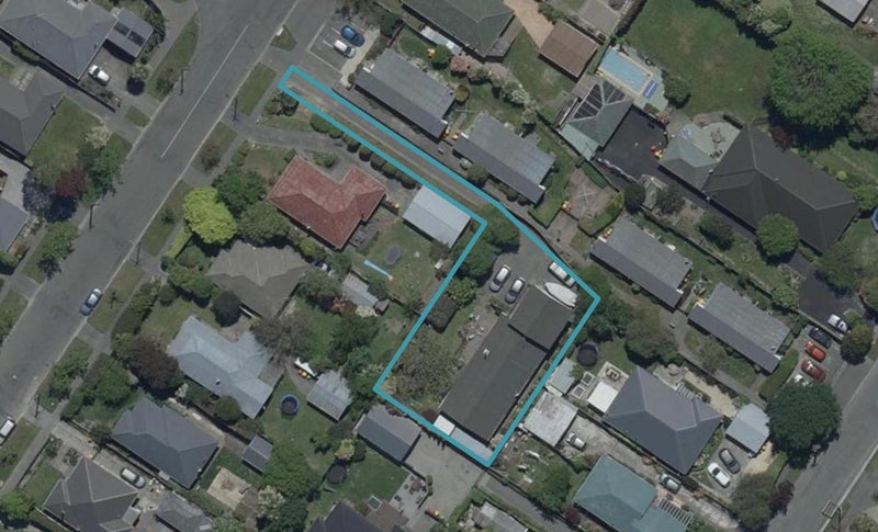 22 Manor Place, Bryndwr, Christchurch - Carousel 1