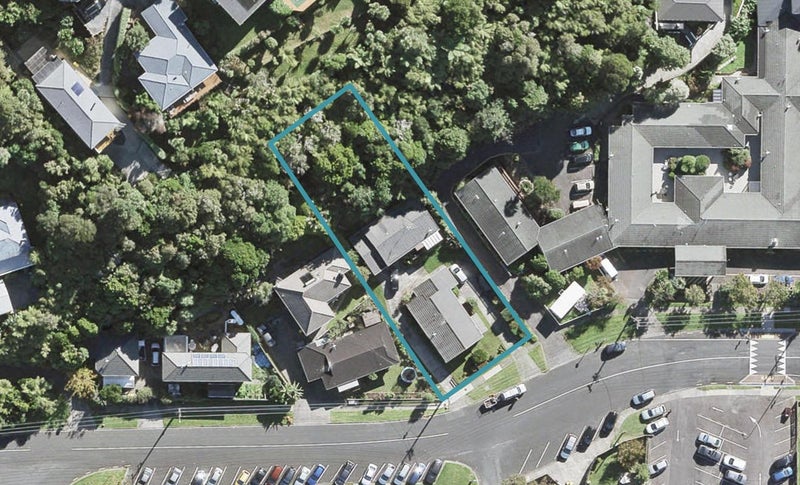 2/11 Woodlands Crescent, Browns Bay, Auckland - Carousel 1