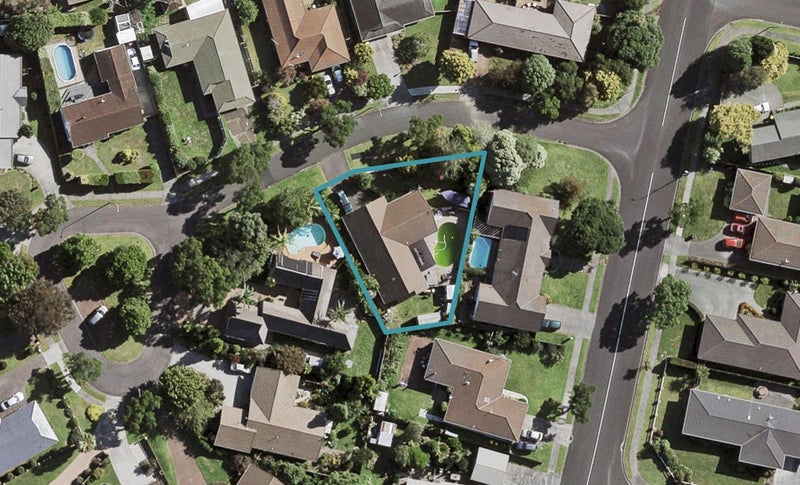 4 Donegan Place, Conifer Grove, Takanini - Carousel 1
