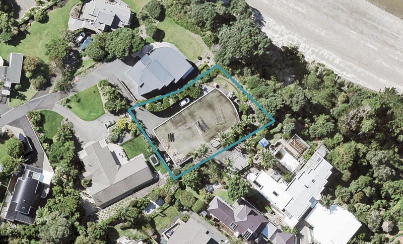 147 Mellons Bay Road, Mellons Bay, Auckland - Carousel 1