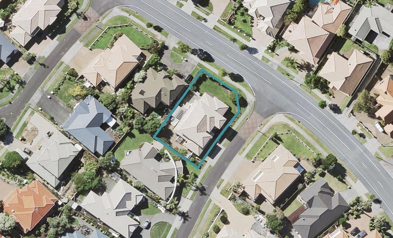 1 Larkin Place, Somerville, Manukau - Carousel 1