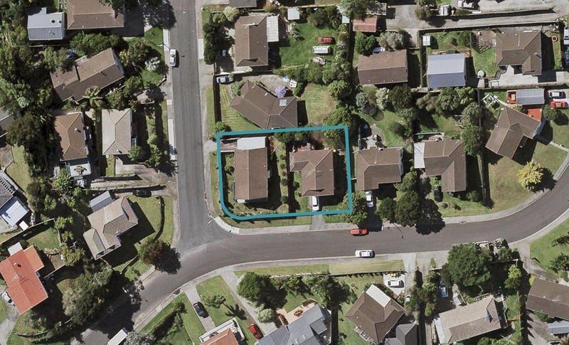 2/6 Leiden Place, Totara Vale, Auckland - Carousel 1