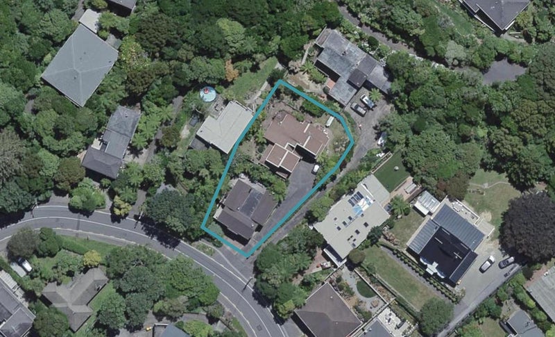 42 Simla Crescent, Khandallah, Wellington - Carousel 1