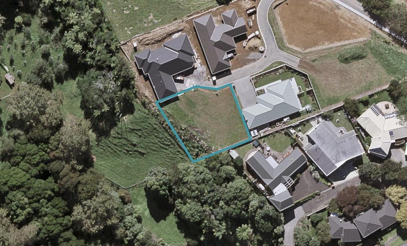 7 Greenridge Lane, Merrilands, New Plymouth - Carousel 1