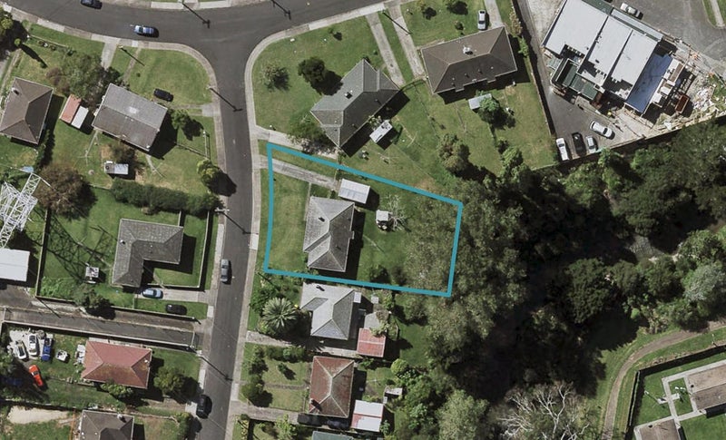 4 Lawrence Place, Otara, Auckland - Carousel 1