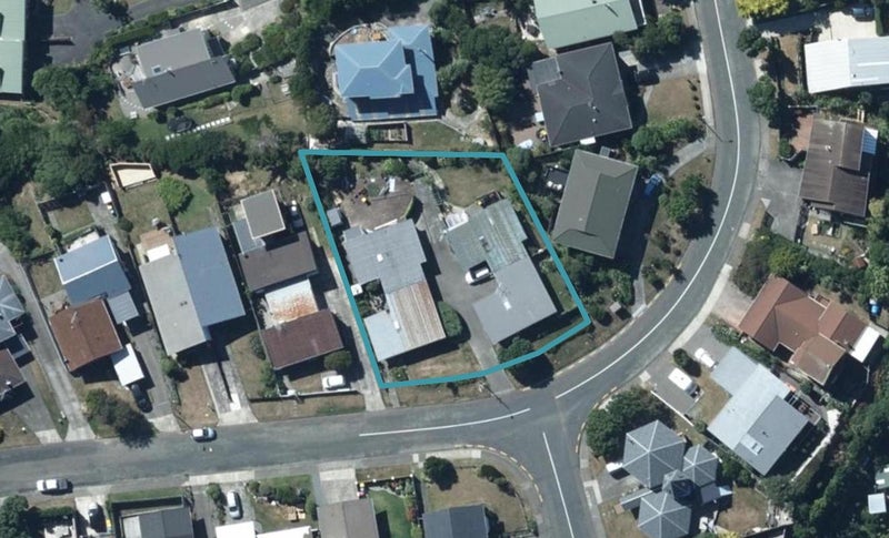 30A POPE ST, CAMBORNE, PORIRUA - Carousel 1