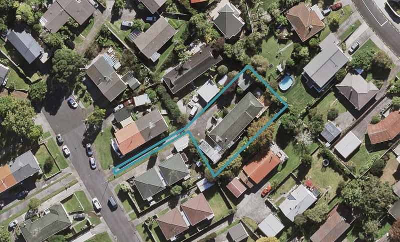 2/23 Mannering Place, Hillcrest, Auckland - Carousel 1