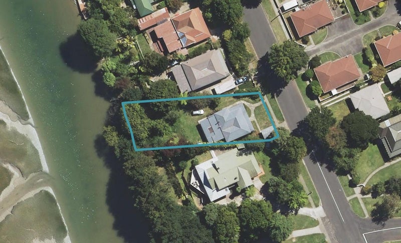 52 Stout Street, Whataupoko, Gisborne - Carousel 1