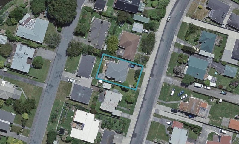 37 Beauchamp Street, Tawa, Wellington - Carousel 1