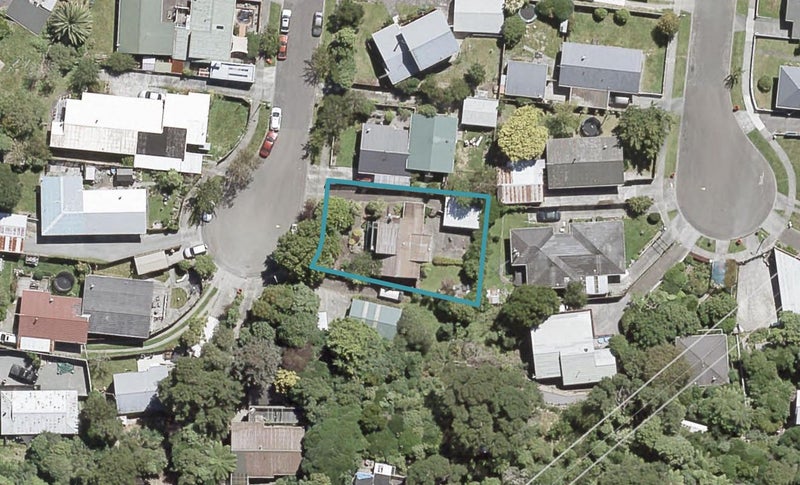 11 Crystal Grove, Birchville, Upper Hutt - Carousel 1