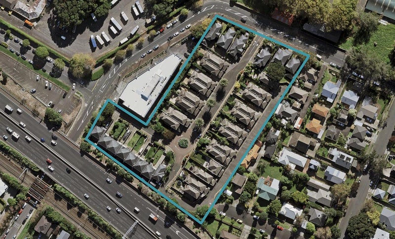 16 Canterbury Park Lane, Ellerslie, Auckland - Carousel 1