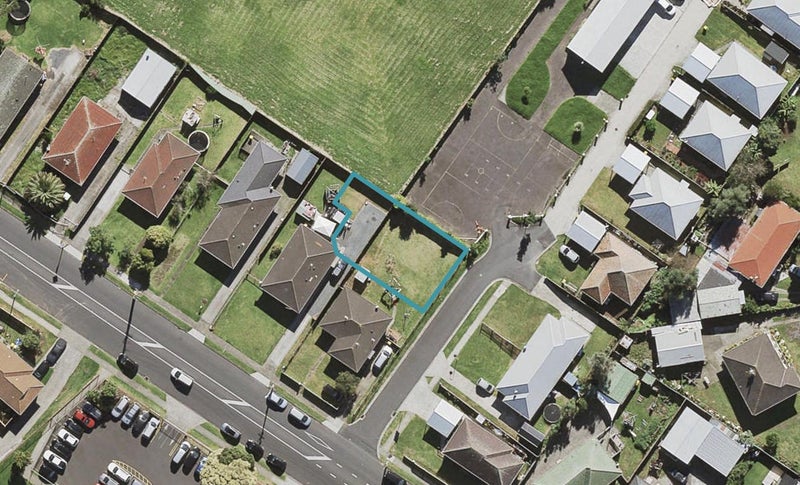 8 Dolbel Place, Mangere East, Auckland - Carousel 1