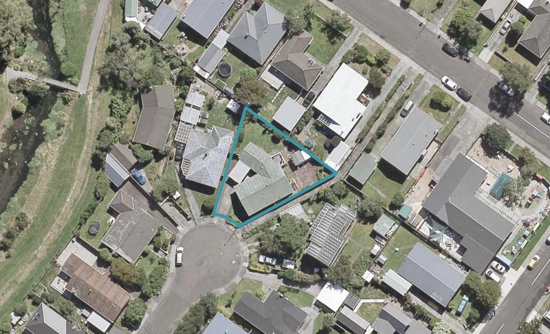 61 Perry Street, Heretaunga, Upper Hutt - Carousel 1