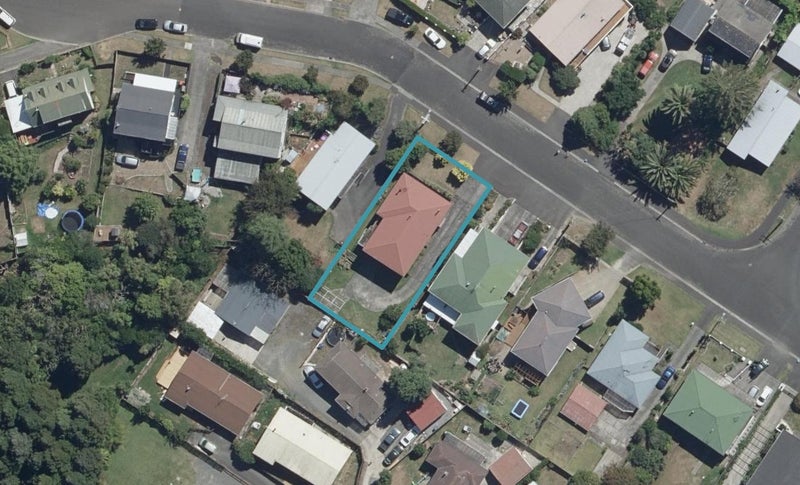 41 Mitcham Avenue, Forest Lake, Hamilton - Carousel 1
