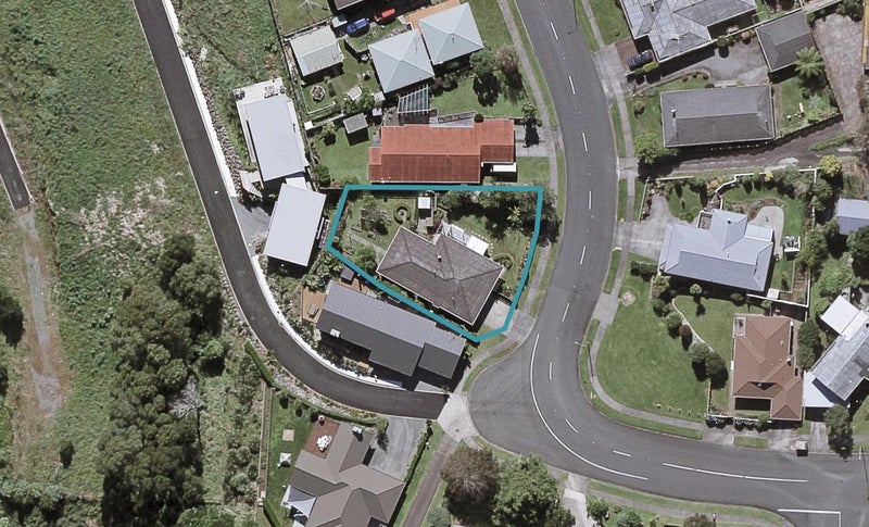 44 Wesley Avenue, Frankleigh Park, New Plymouth - Carousel 1