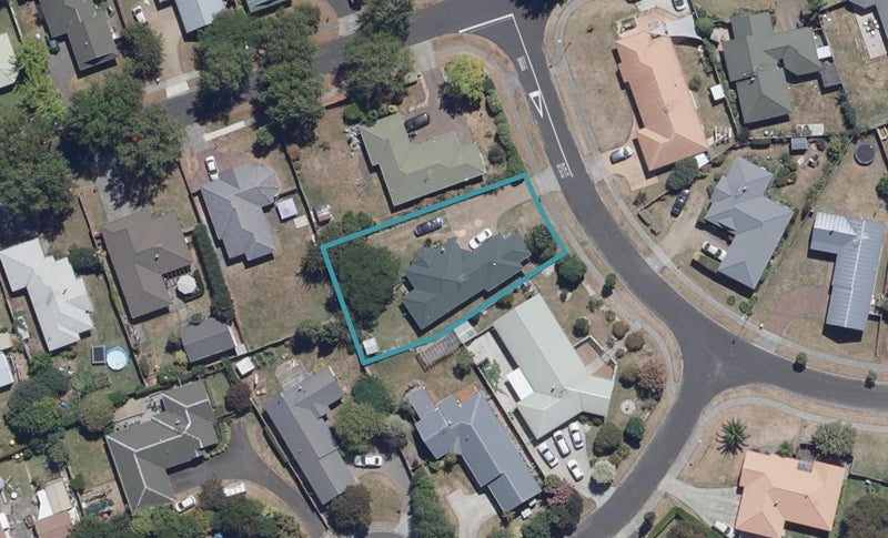4 Benson Road, Fairview Downs, Hamilton - Carousel 1