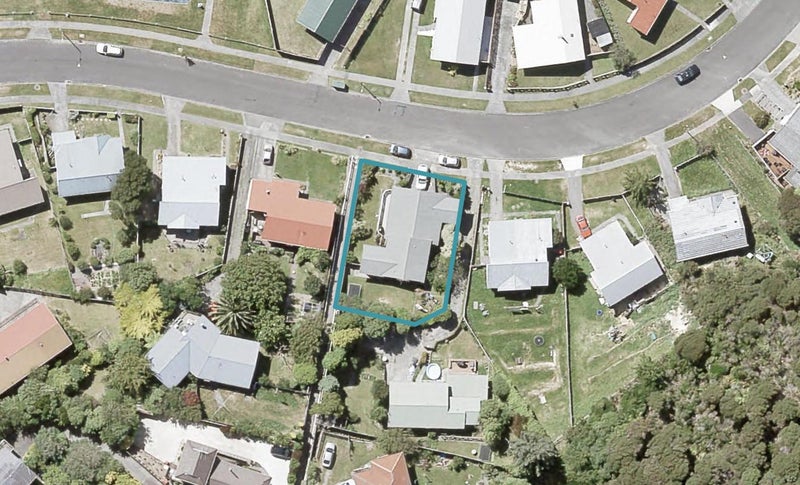 36 Antrim Crescent, Wainuiomata, Lower Hutt - Carousel 1
