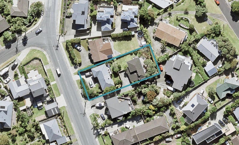2/1009 Beach Road, Torbay, Auckland - Carousel 1