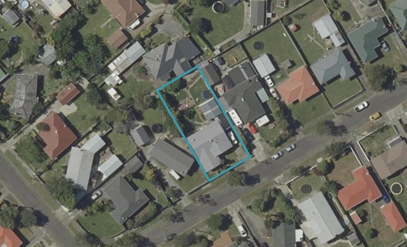 34 Tararua Terrace, Cloverlea, Palmerston North - Carousel 1