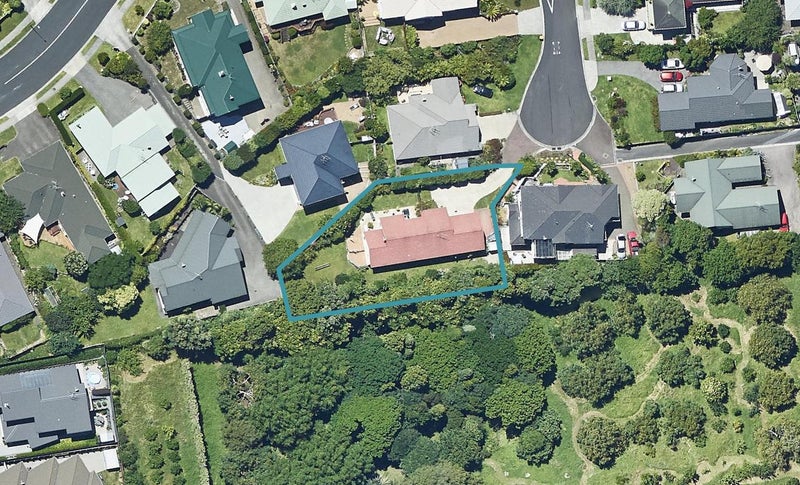 10 Guildford Place, Bethlehem, Tauranga - Carousel 1