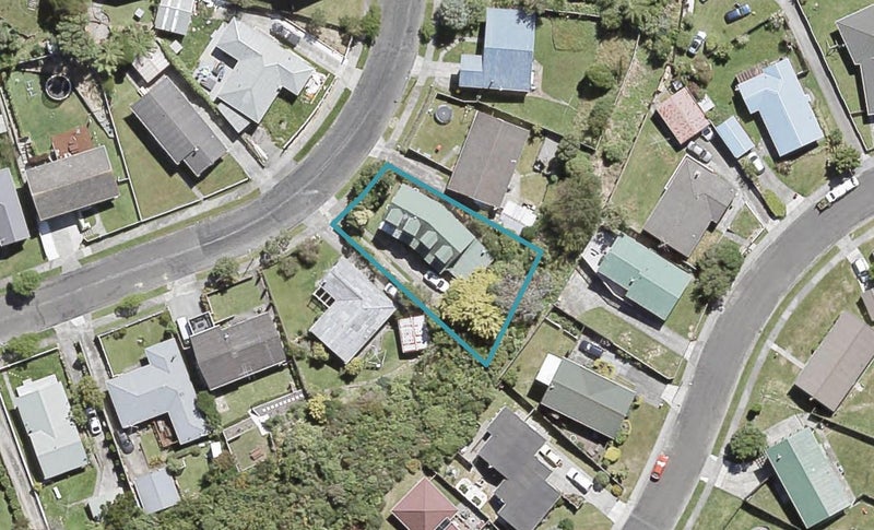 15 Christchurch Crescent, Kelson, Lower Hutt - Carousel 1