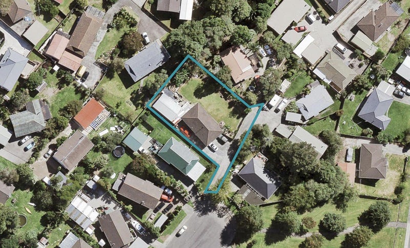 24 Landow Place, Henderson, Auckland - Carousel 1