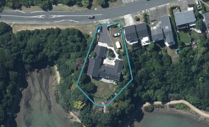 36 Penryn Drive, Camborne, Porirua - Carousel 1