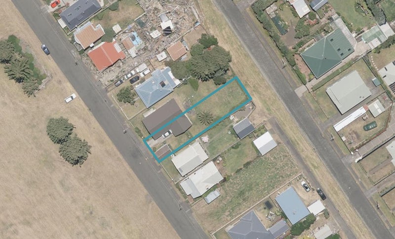 12 Seafront Road, Castlecliff, Whanganui - Carousel 1