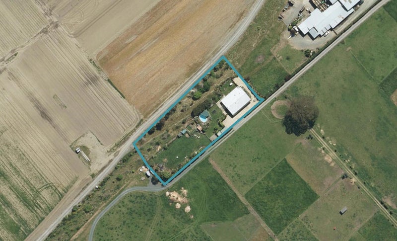 152 Clover Road East, Hope, Richmond - Carousel 1