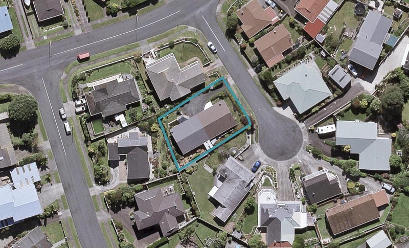 2/4 Renown Place, Spotswood, New Plymouth - Carousel 1