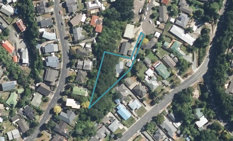 29 Deller Grove, Silverstream, Upper Hutt - Carousel 1