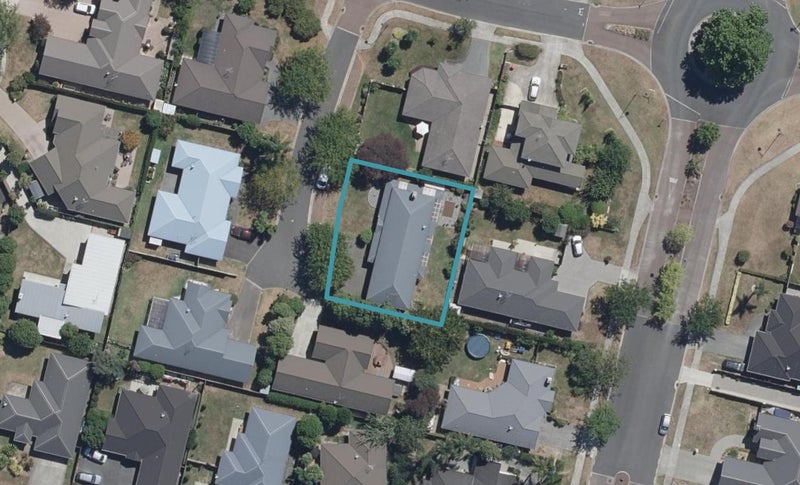 3 Taunton Court, Huntington, Hamilton - Carousel 1
