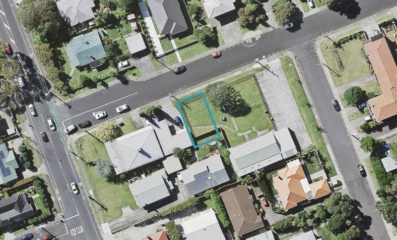 1 Westwell Road, Belmont, Auckland - Carousel 1
