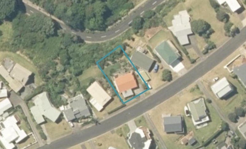 412 Onemana Drive, Onemana, Whangamatā - Carousel 1