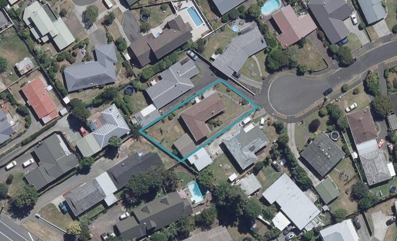 13 Lysander Place, Hillcrest, Hamilton - Carousel 1