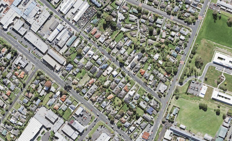 12A Netherlands Avenue, Kelston, Auckland - Carousel 1