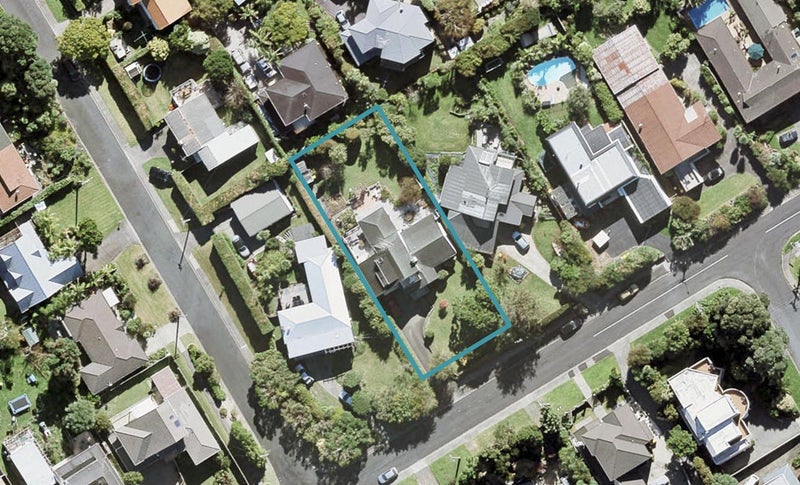 46 Rewi Street, Torbay, Auckland - Carousel 1